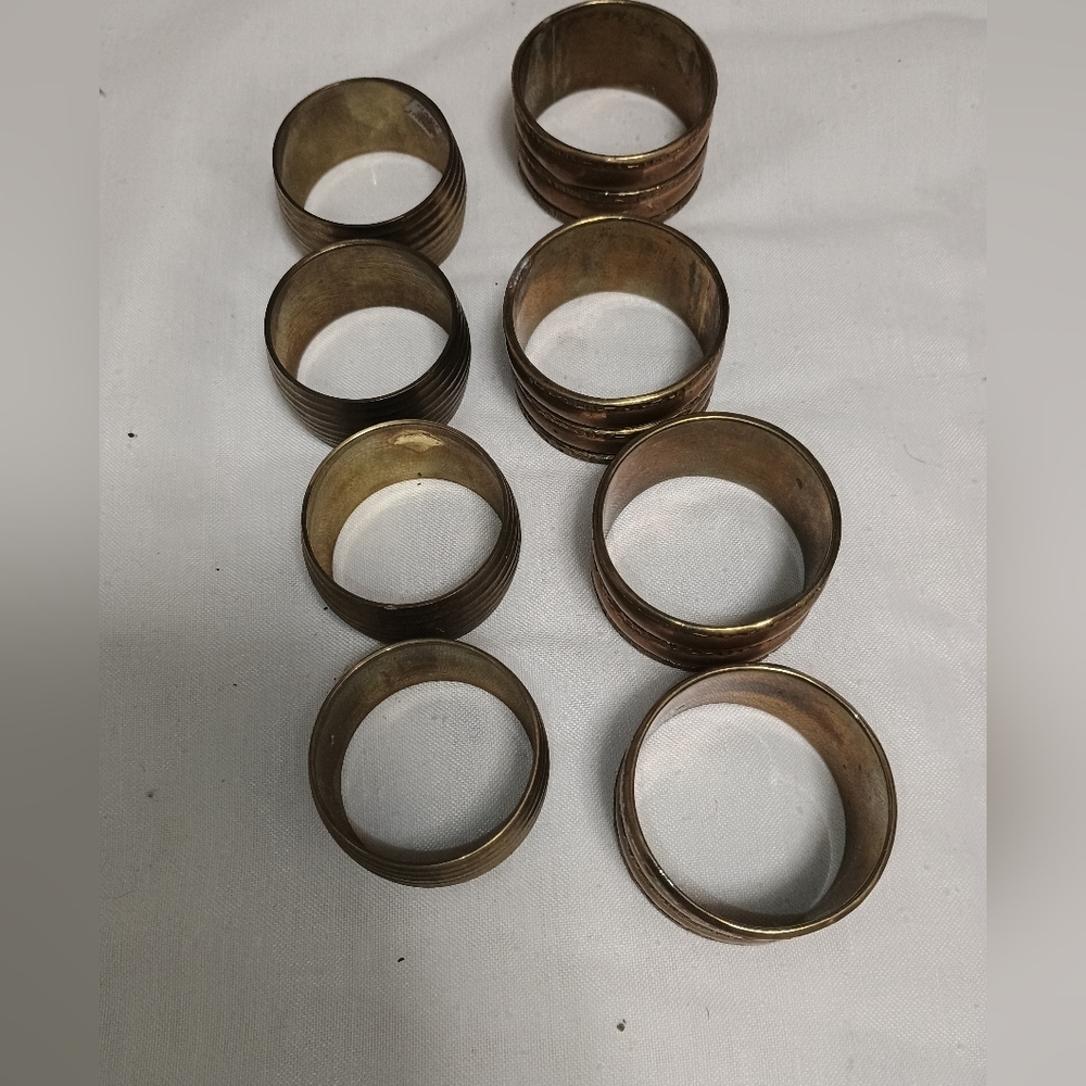 2 Sets Of 4 Ribbed Brass Napkin Rings